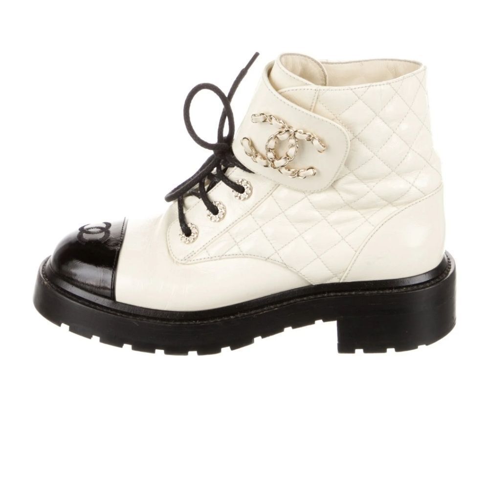 Ladies like new Chanel Laceup boots